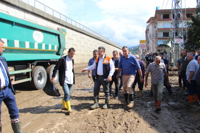 Trabzon’da Sel Felaketi: 162 Kilogram Yağış, 4 İlçeyi Vurdu