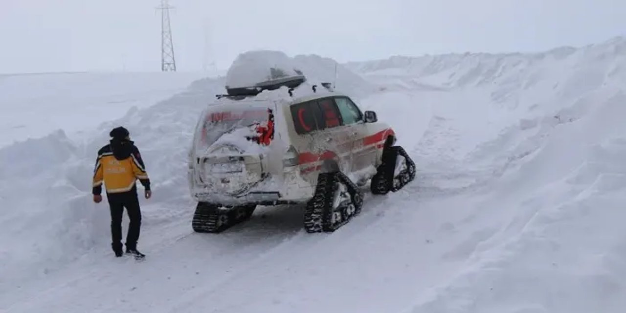 Bayburt’ta paletli ambulanslar hastaların imdadına yetişti | Trabzon Haber