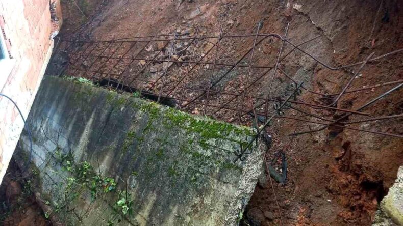 Trabzon’da şiddetli yağış heyelanlara neden oldu