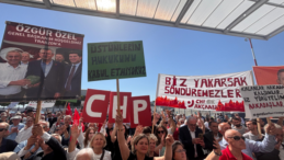 Özel’e Trabzon’da görkemli karşılama: Sizler tarihin doğru tarafındasınız