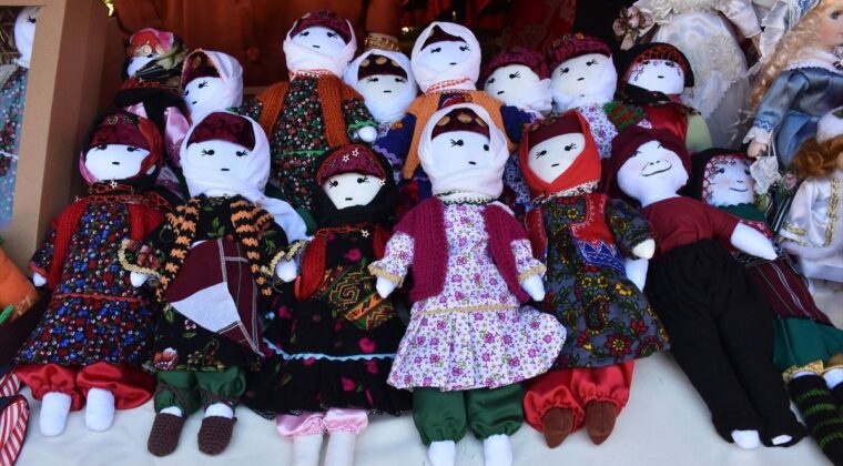 Trabzon’da 2500 Kursiyerin El Sanatları Sergisi Açıldı